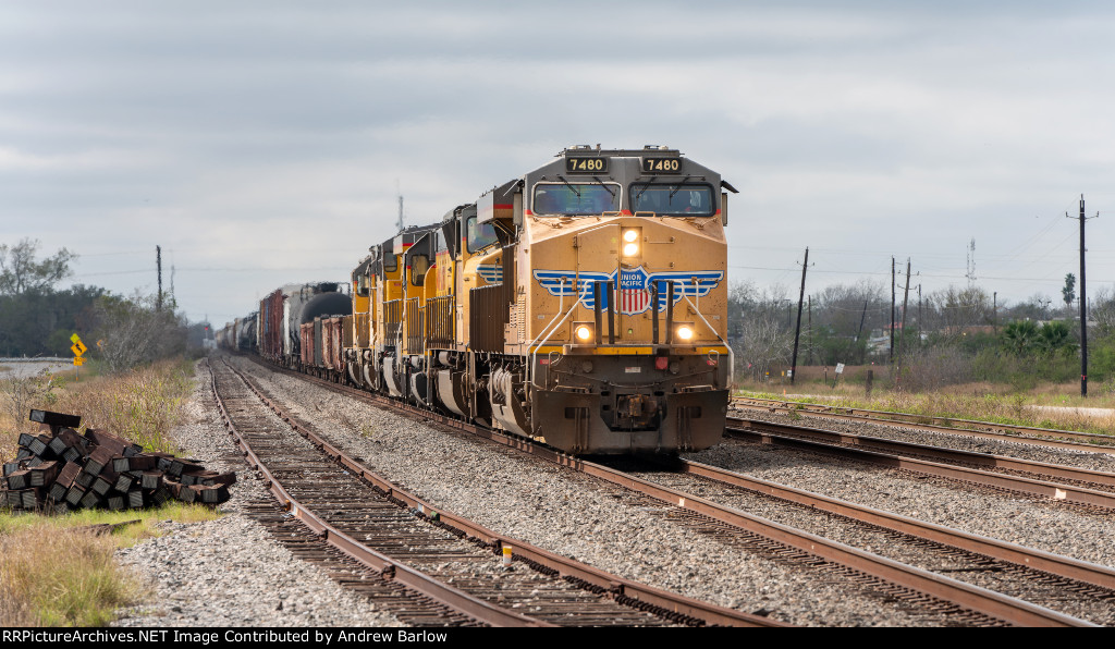 6-Engine Consist on NB Manifest